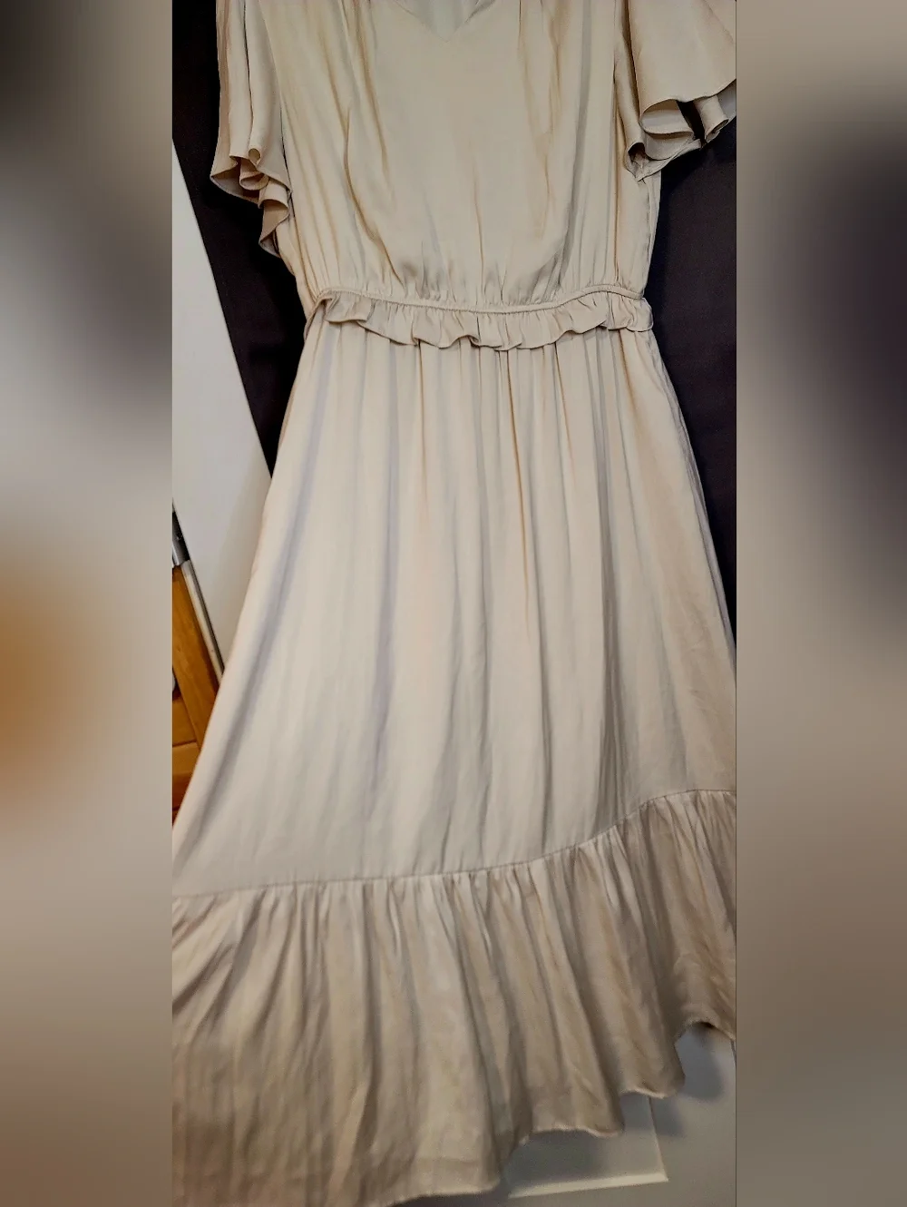 Tea n Rose Creamy, Silky Light Maxi Dress with Flowy Sleeves- Boho Chic, Country - Picture 4 of 16